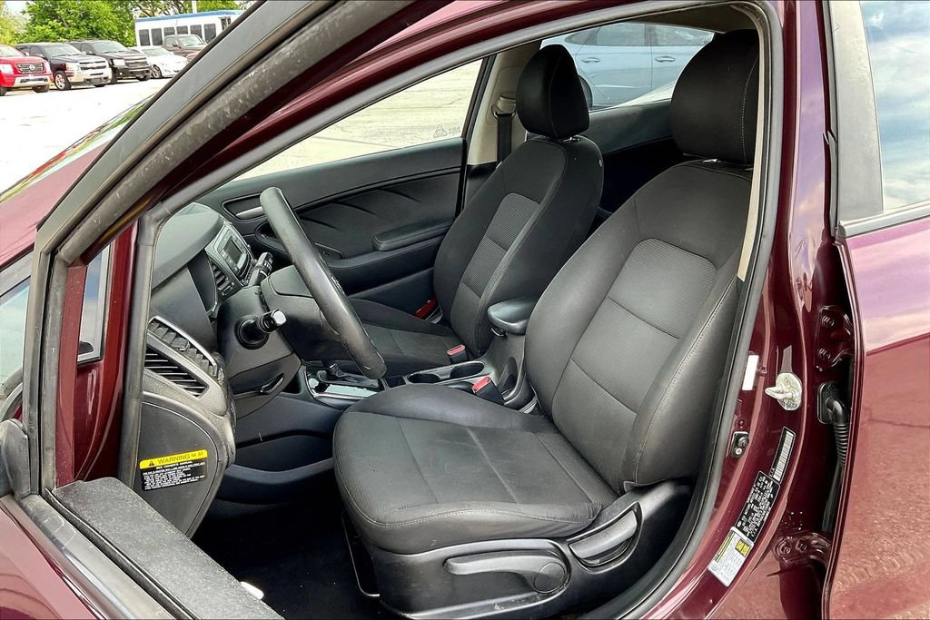 Used 2017 Kia Forte LX FWD image 20