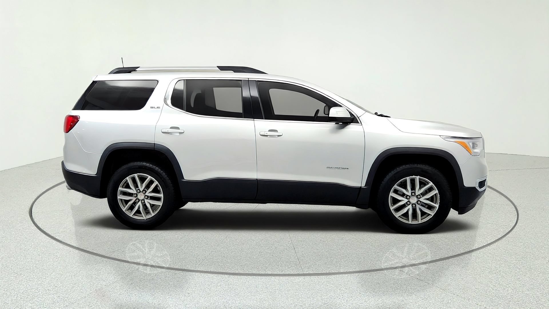 Used 2018 GMC Acadia SLE AWD/4WD image 6