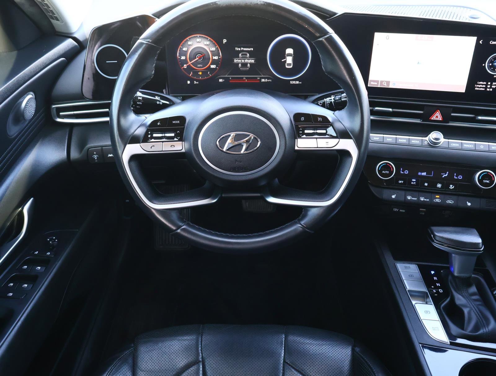 Used 2023 Hyundai Elantra Limited w/ Cargo Package FWD image 9