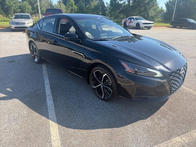 Used 2025 Nissan Altima 2.5 SR FWD image 8