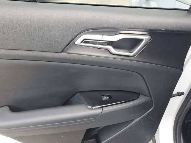Certified 2023 Kia Sportage EX FWD image 9