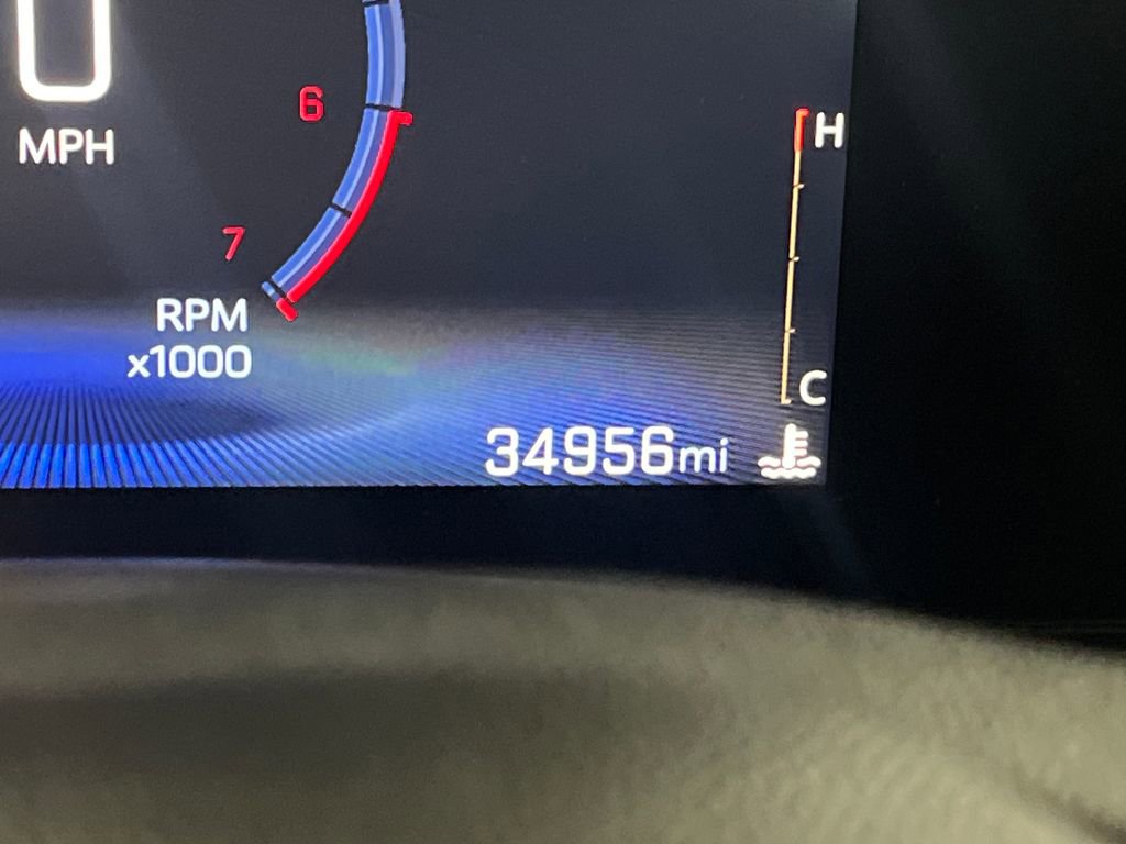 Used 2025 Chevrolet Trax LT FWD image 32