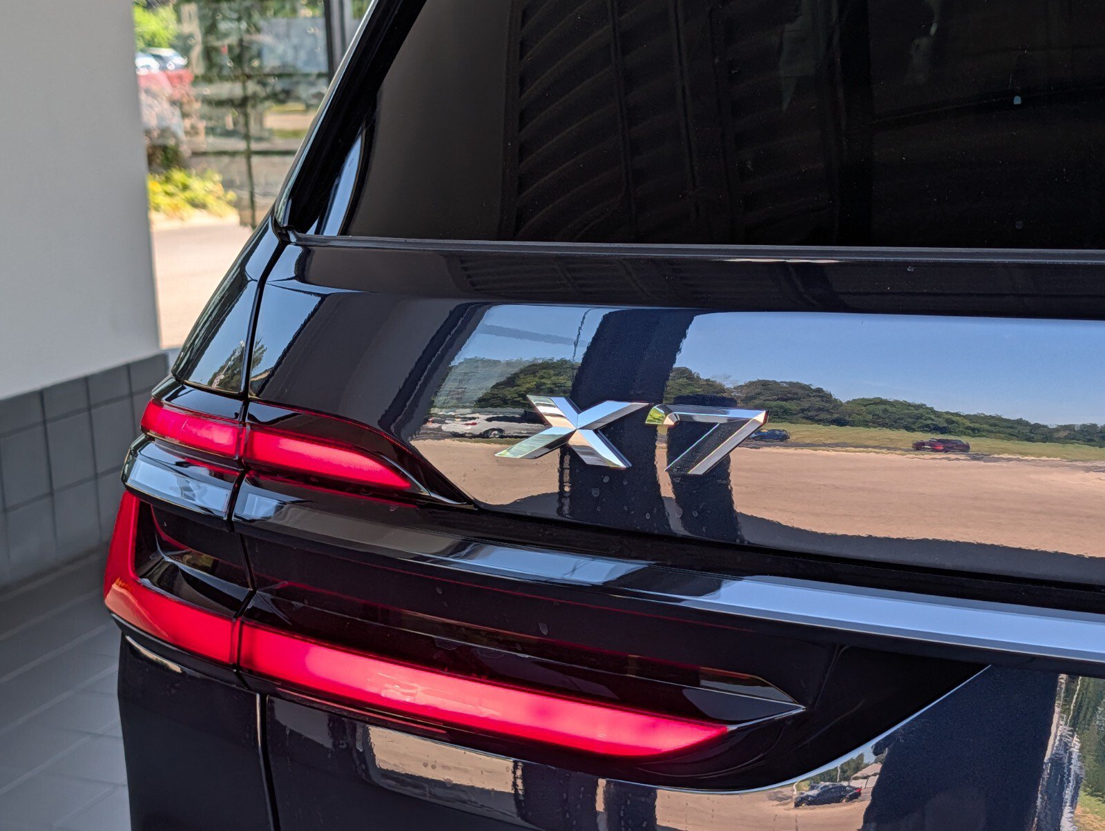 New 2027 BMW X7 xDrive40i w/ M Sport Package AWD/4WD image 4