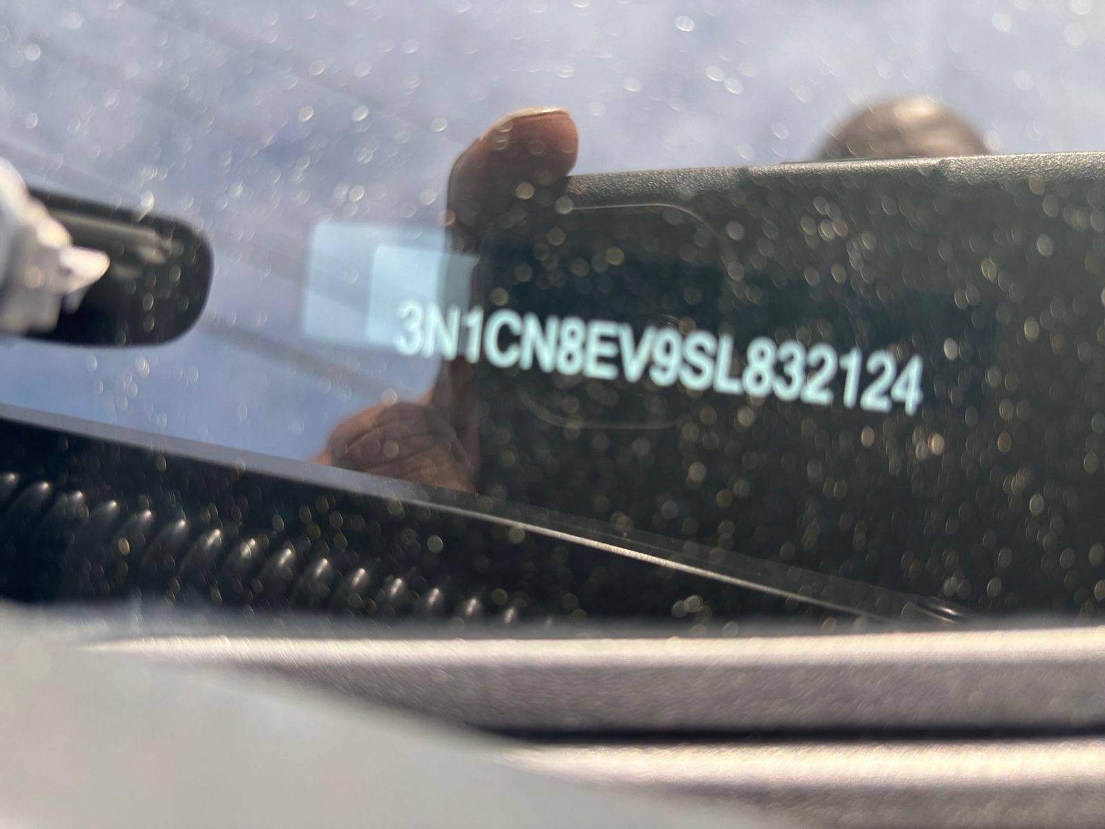Used 2025 Nissan Versa SV FWD image 27