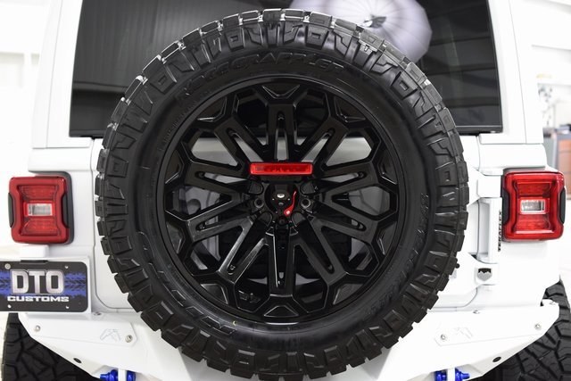 Used 2024 Jeep Wrangler Sahara w/ Safety Group image 25