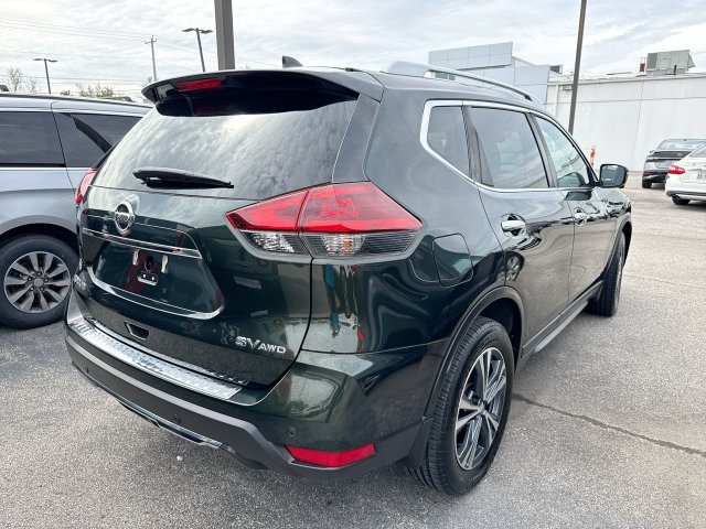 Used 2019 Nissan Rogue SV w/ Sun & Sound Touring Package AWD/4WD image 3
