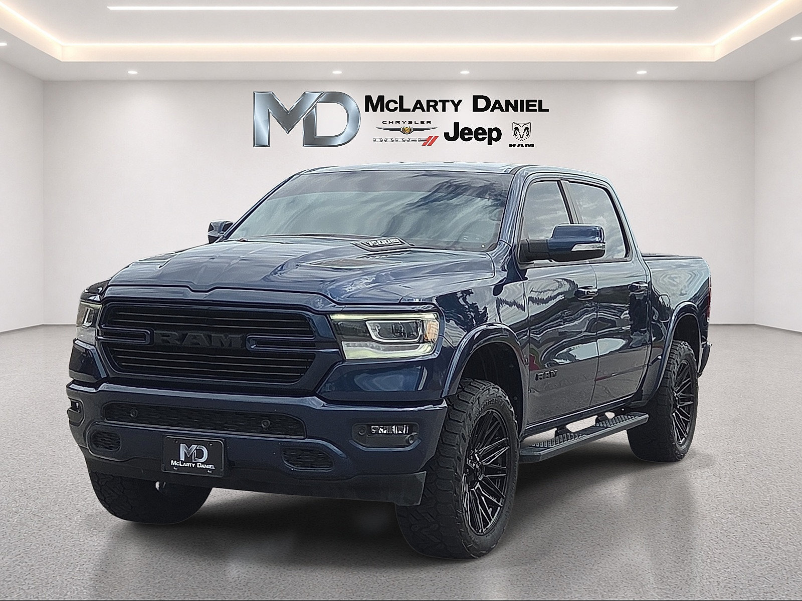 Used 2020 RAM 1500 Laramie AWD/4WD image 2