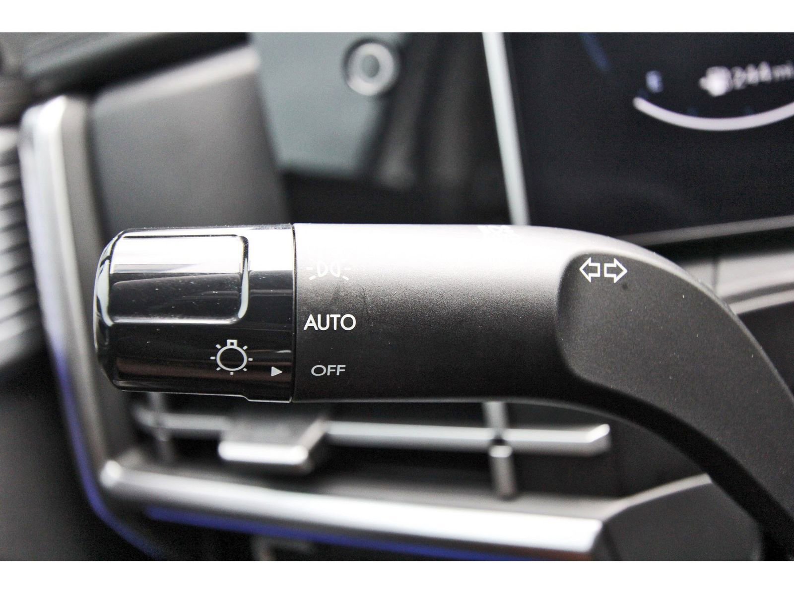 Used 2025 Hyundai Santa Fe Limited image 17