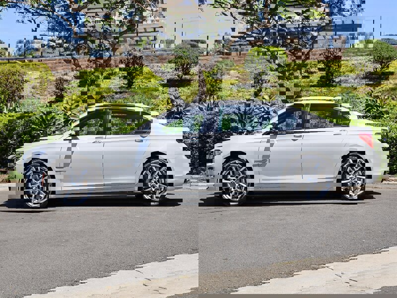 Used 2015 BMW 740Li image 2