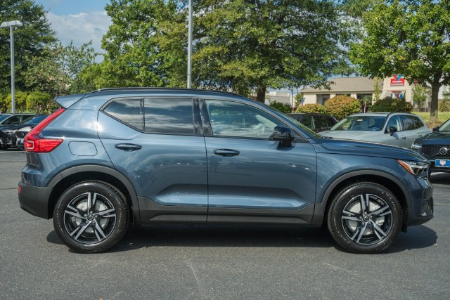 New 2026 Volvo XC40 B5 Core w/ Protection Package Premier AWD/4WD image 4