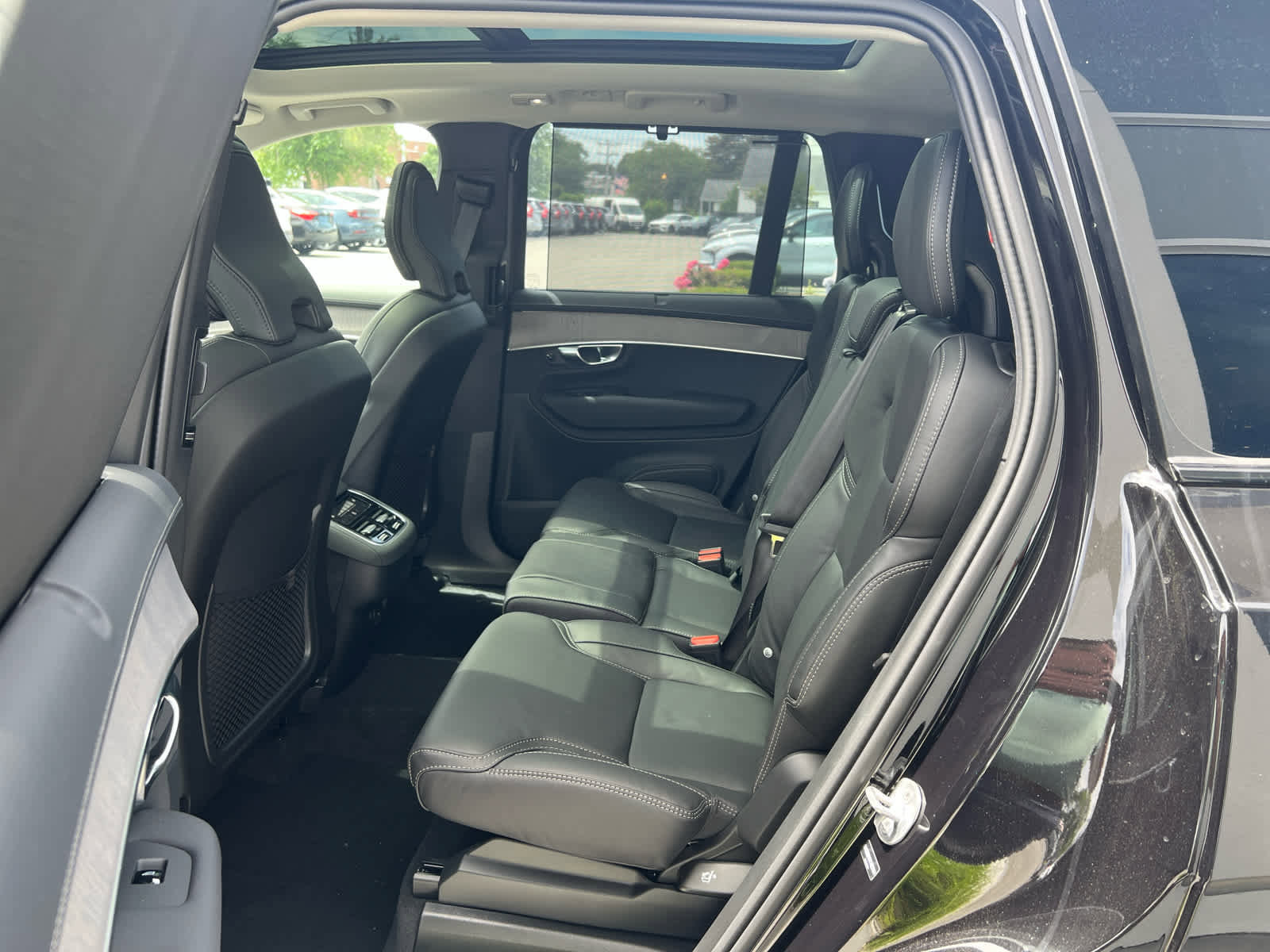 New 2026 Volvo XC90 B6 Ultra w/ Protection Package Premier image 24