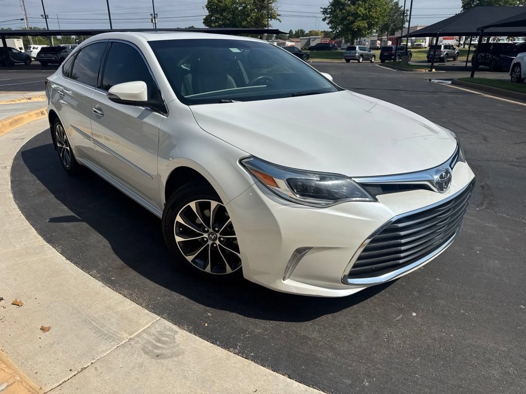 Used 2016 Toyota Avalon XLE Premium FWD image 2