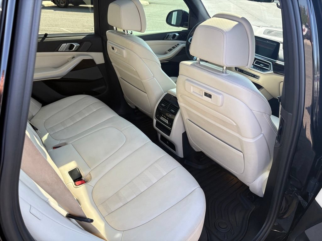 Used 2021 BMW X5 M50i w/ Executive Package AWD/4WD image 18