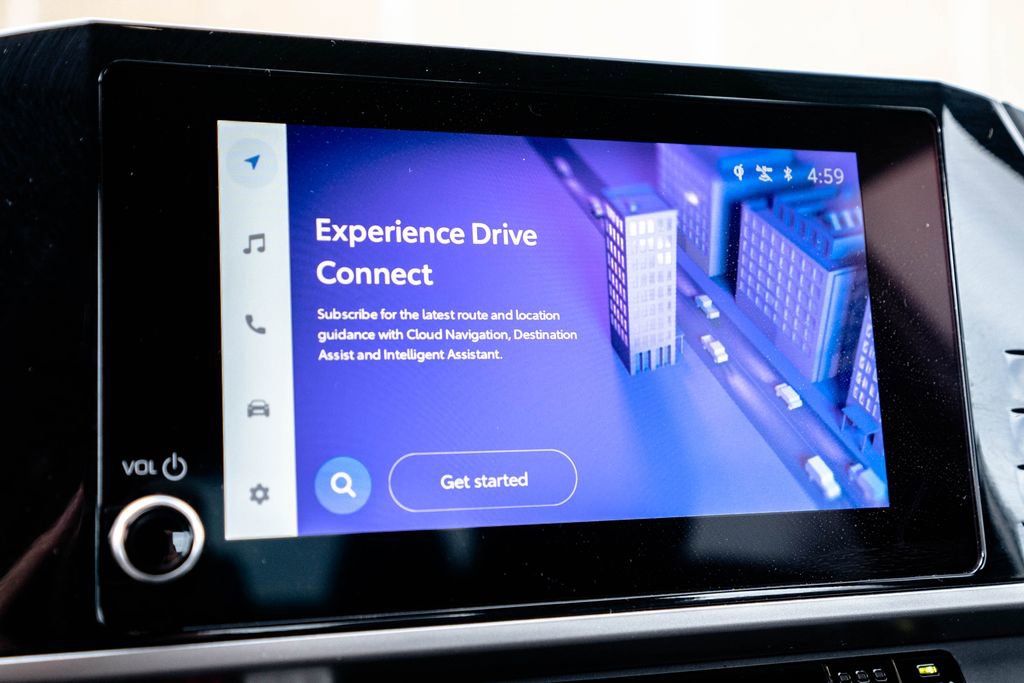 Used 2025 Toyota Camry SE w/ Convenience Package image 26