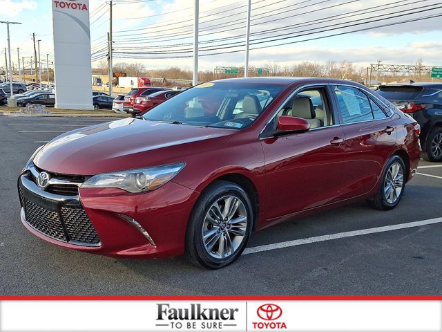 Certified 2017 Toyota Camry SE image 3