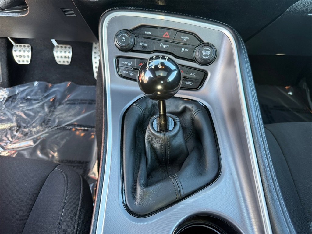 Used 2022 Dodge Challenger R/T w/ Driver Convenience Group image 19