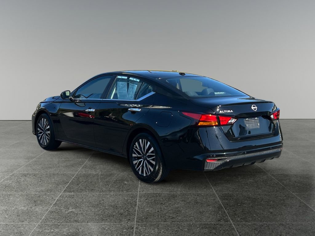 Used 2025 Nissan Altima 2.5 SV image 5