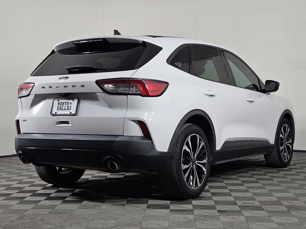 Used 2021 Ford Escape SE w/ SE Sport Appearance Package image 5