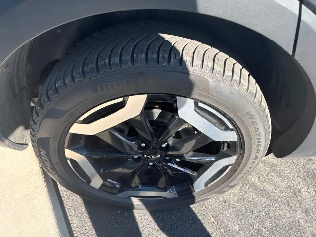 Certified 2023 Kia Telluride S w/ S Sunroof Package AWD/4WD image 12
