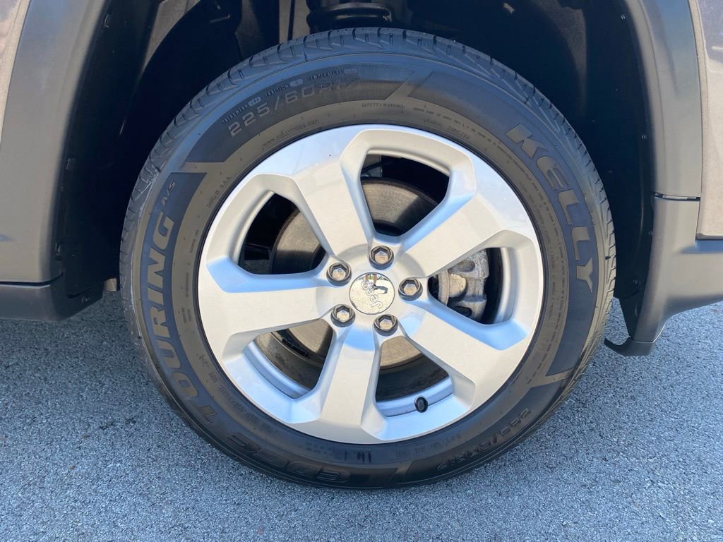 Certified 2020 Jeep Compass Latitude w/ Cold Weather Group AWD/4WD image 8