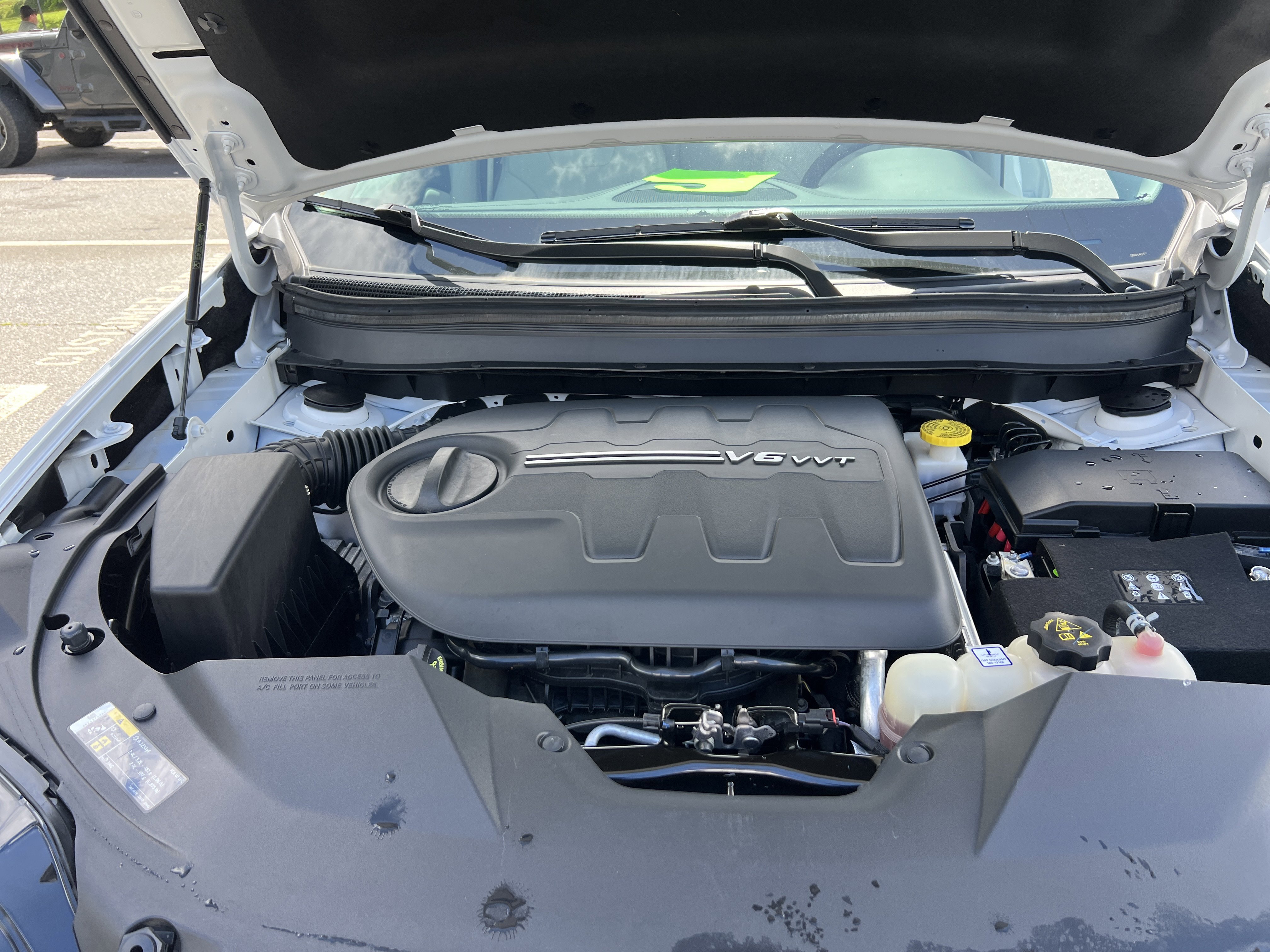 Used 2020 Jeep Cherokee Limited w/ Technology Group AWD/4WD image 31