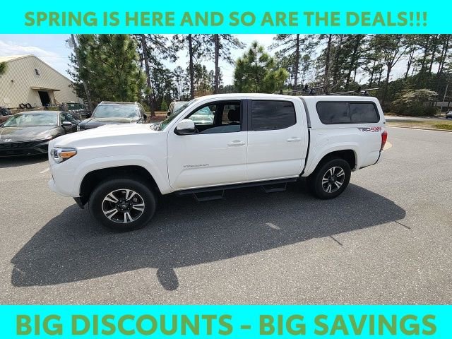 Used 2019 Toyota Tacoma TRD Sport image 6