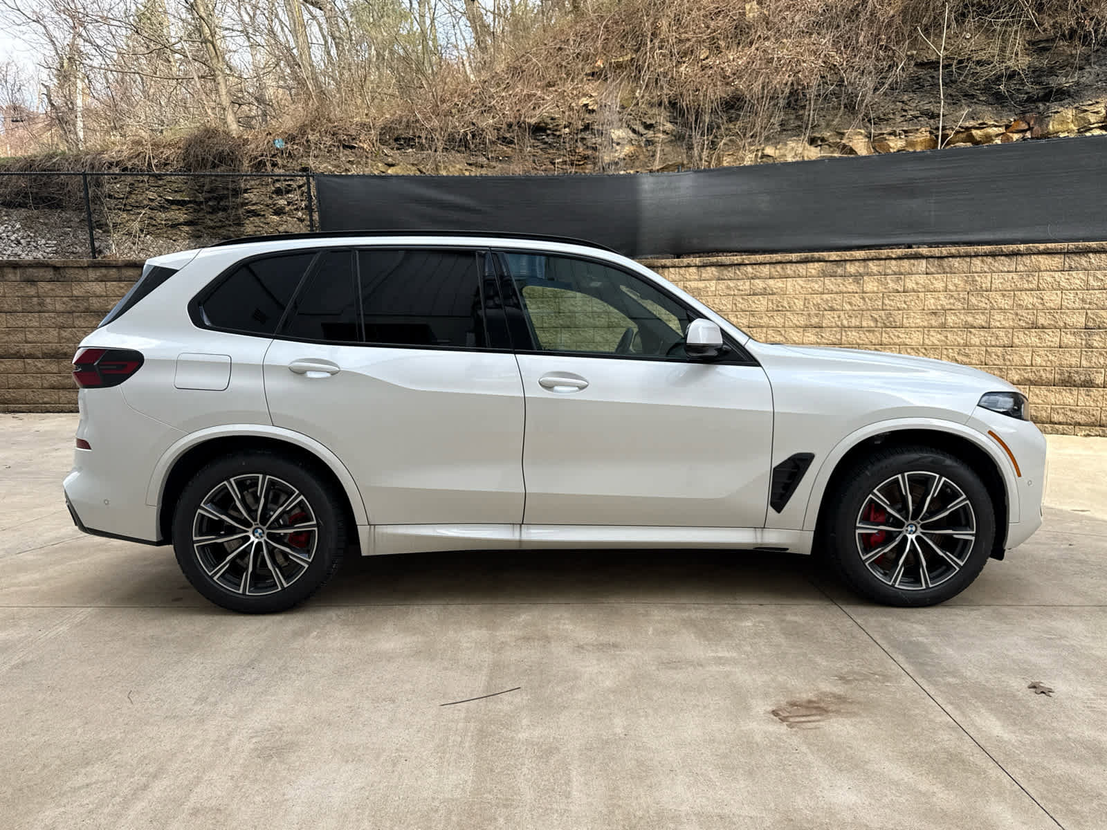 New 2026 BMW X5 xDrive50e w/ M Sport Package AWD/4WD image 8