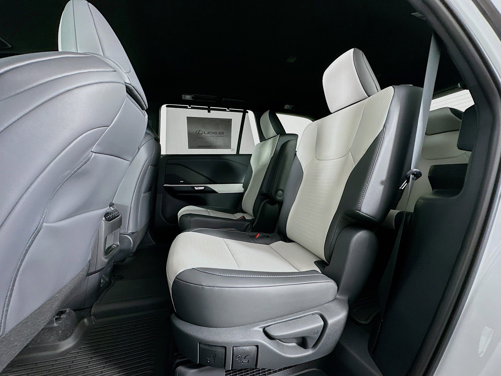 New 2026 Lexus TX 500h AWD image 26