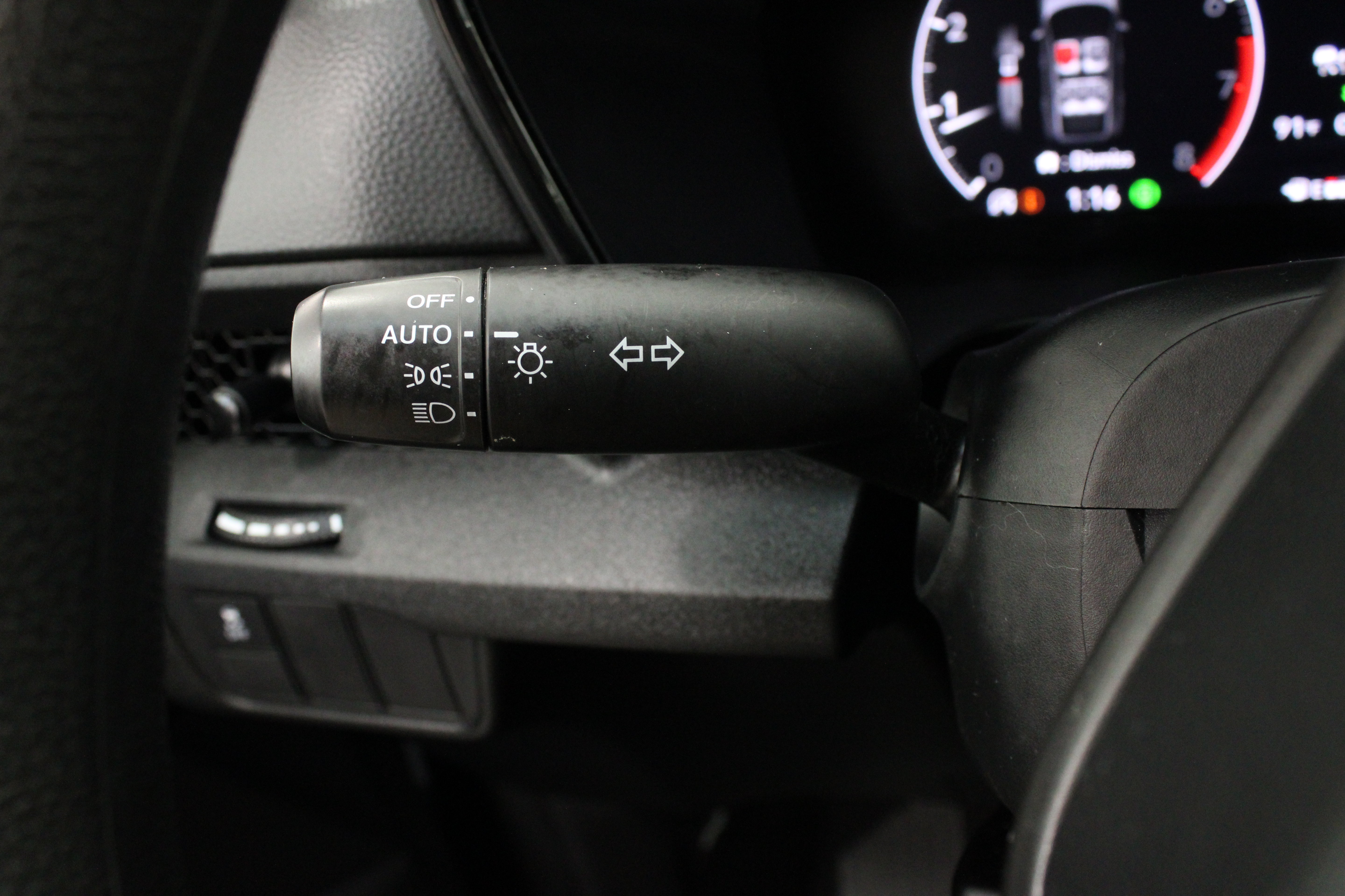 Used 2025 Honda CR-V EX image 26