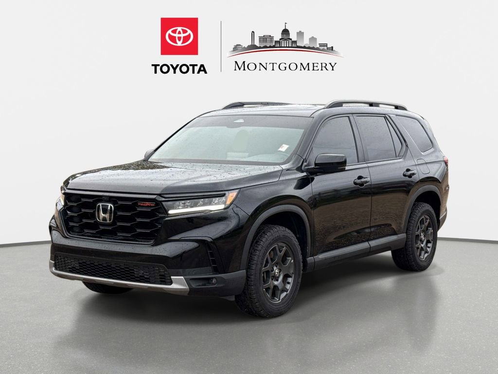 Used 2025 Honda Pilot TrailSport image 8