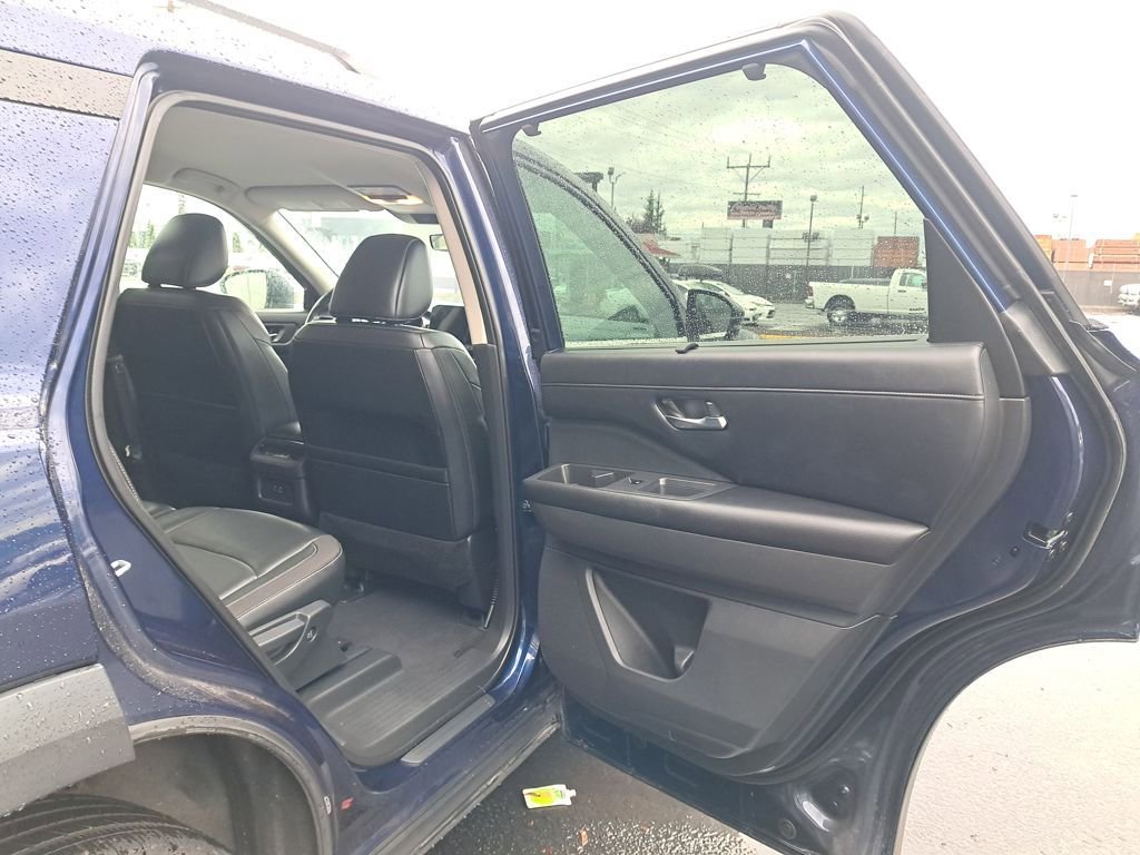 Used 2023 Nissan Pathfinder SL image 15