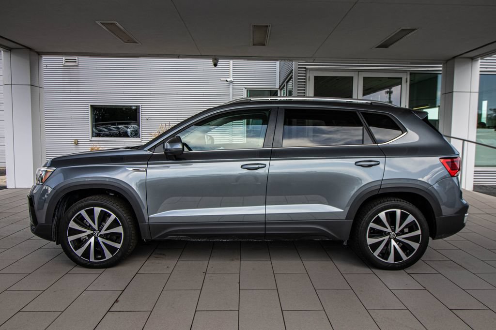 Certified 2023 Volkswagen Taos SE w/ Panoramic Sunroof Package FWD image 11