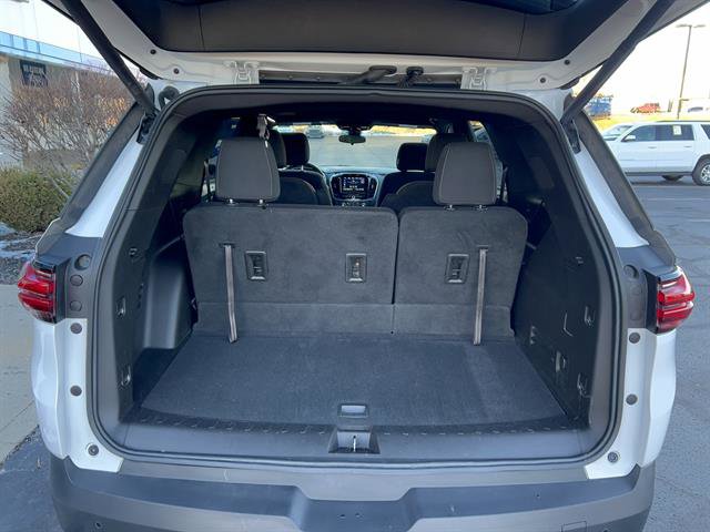 Used 2022 Chevrolet Traverse LT image 9