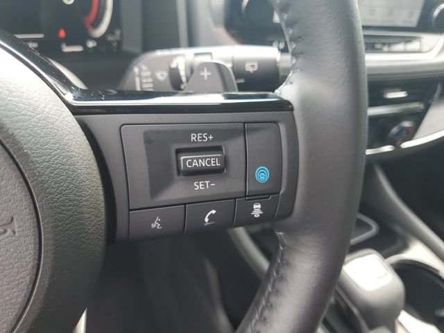 Certified 2023 Nissan Rogue Platinum w/ Platinum Premium Package FWD image 18