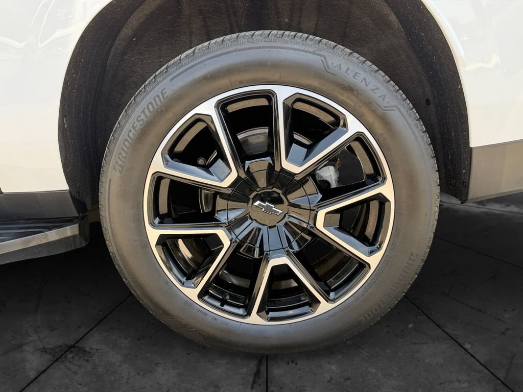 Used 2024 Chevrolet Suburban RST w/ Luxury Package AWD/4WD image 26
