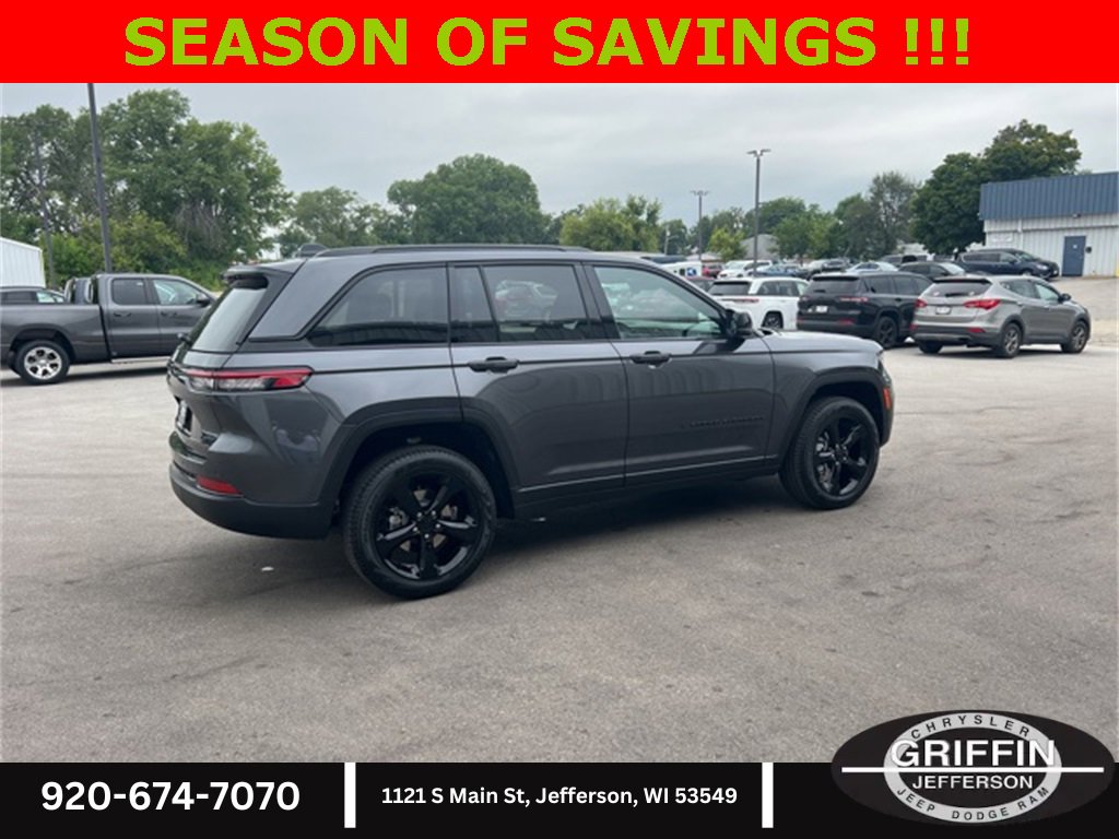 New 2025 Jeep Grand Cherokee Limited w/ Black Appearance Package image 7
