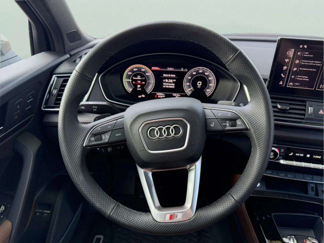 Certified 2025 Audi Q5 e Premium Plus w/ Premium Plus Package AWD/4WD image 10