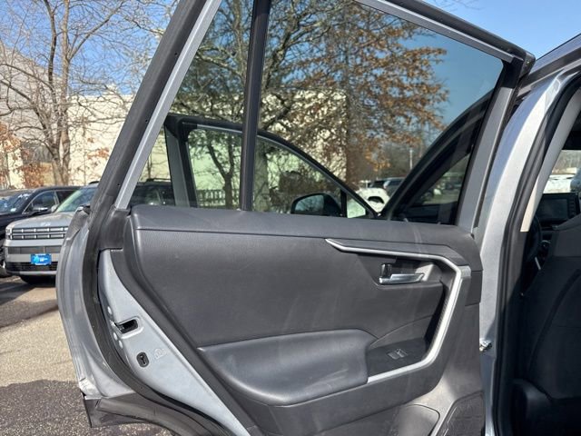 Used 2021 Toyota RAV4 XLE image 31