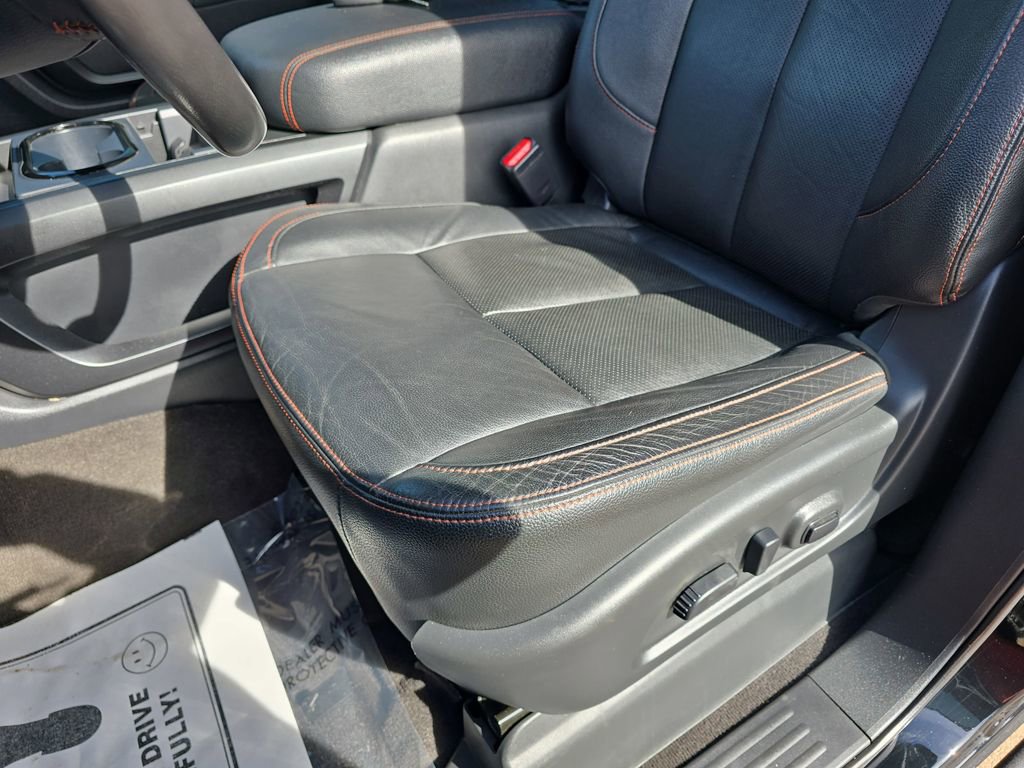 Used 2021 Nissan Titan PRO-4X w/ Pro-4x Convenience Package image 34