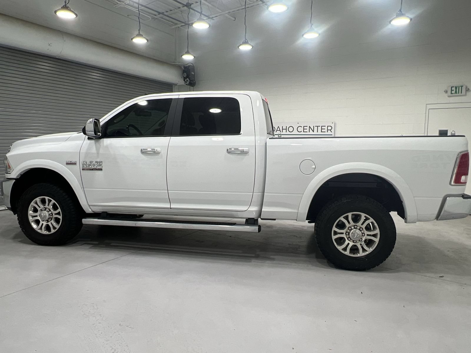 Used 2018 RAM 3500 Laramie AWD/4WD image 5