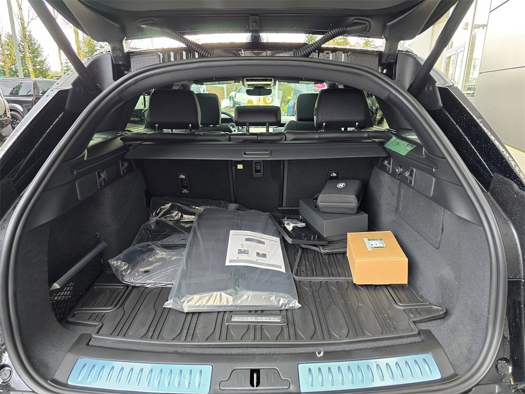 New 2026 Land Rover Range Rover Velar Dynamic SE image 28