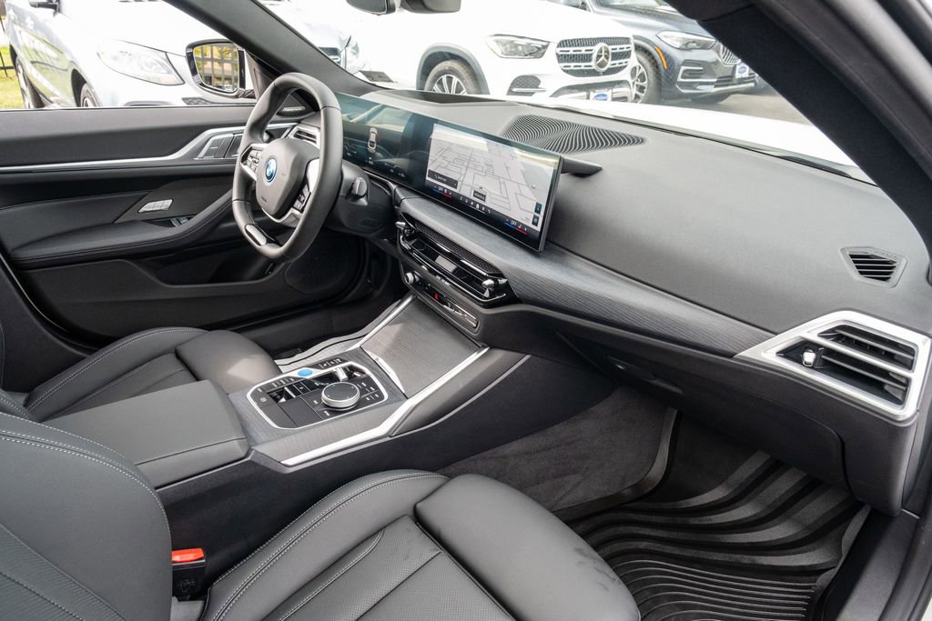 Used 2025 BMW i4 eDrive40 w/ Premium Package image 29