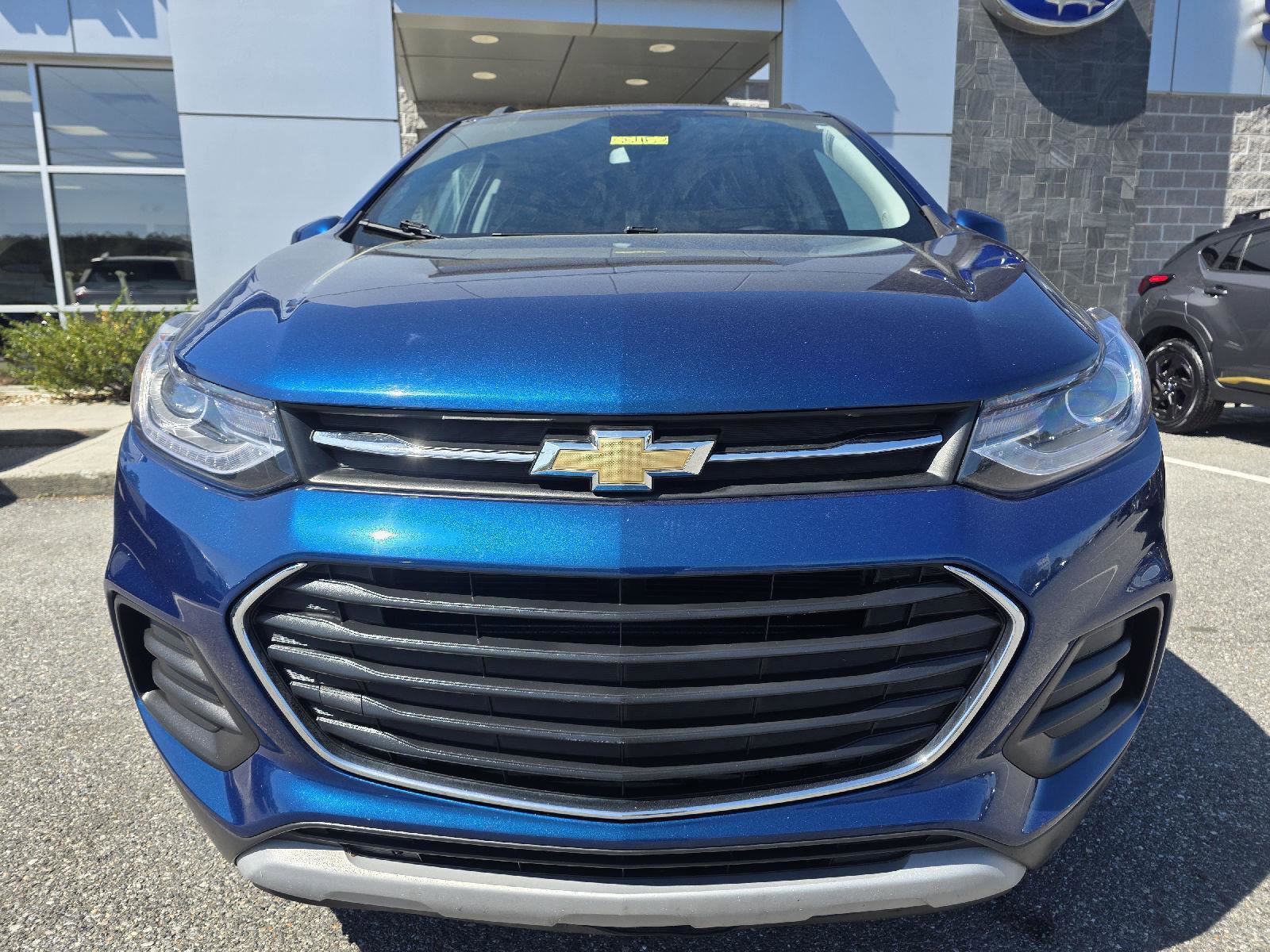 Used 2020 Chevrolet Trax LT FWD image 2