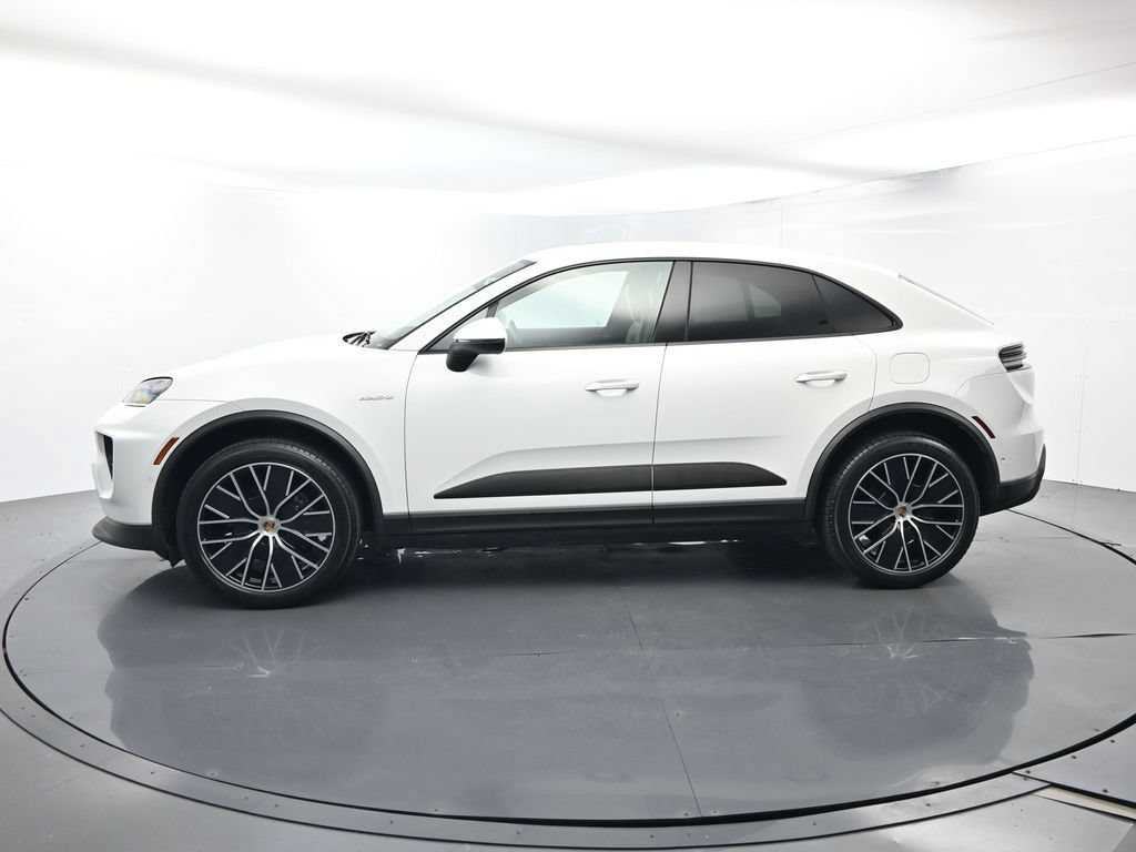 Certified 2025 Porsche Macan Electric RWD image 2