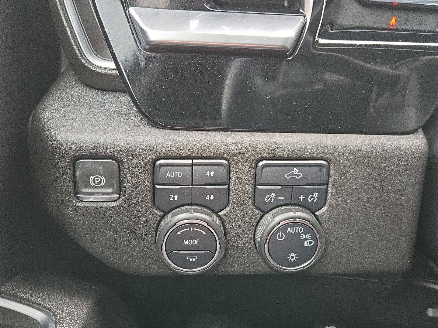 Used 2025 Chevrolet Silverado 1500 LT AWD/4WD image 22