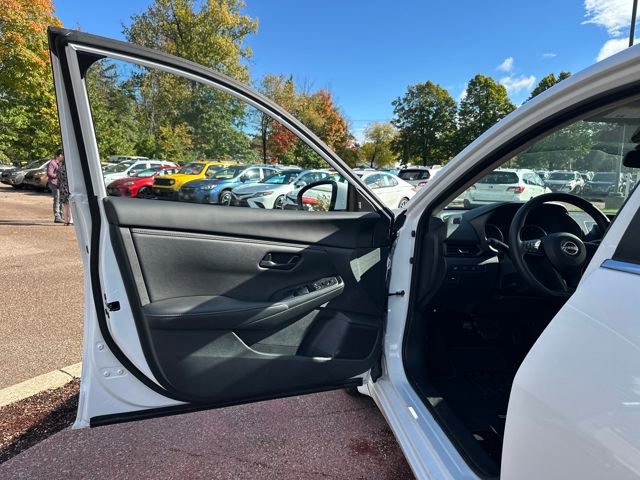 Used 2025 Nissan Sentra S image 11