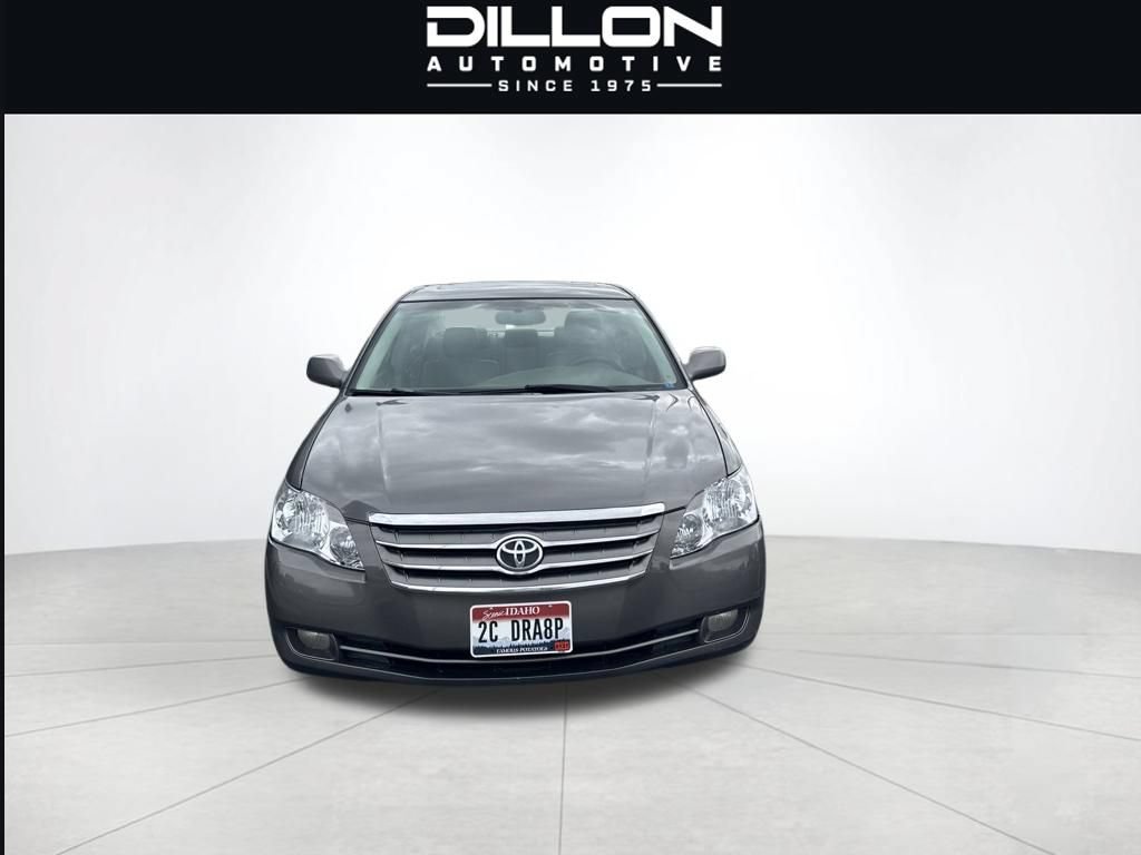 Used 2006 Toyota Avalon XLS FWD image 2