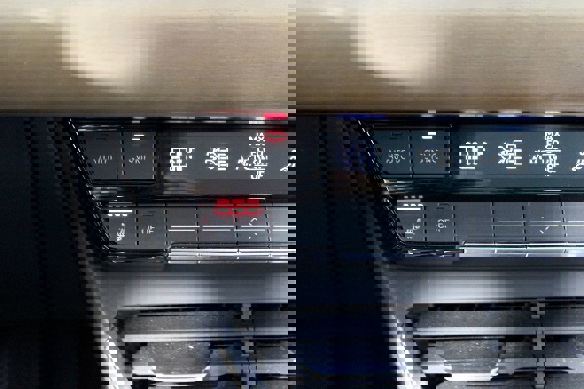 Used 2024 Audi e-tron GT Premium Plus image 23