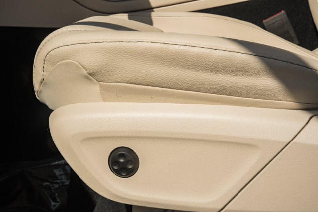 Certified 2025 Mercedes-Benz GLS 450 4MATIC image 36