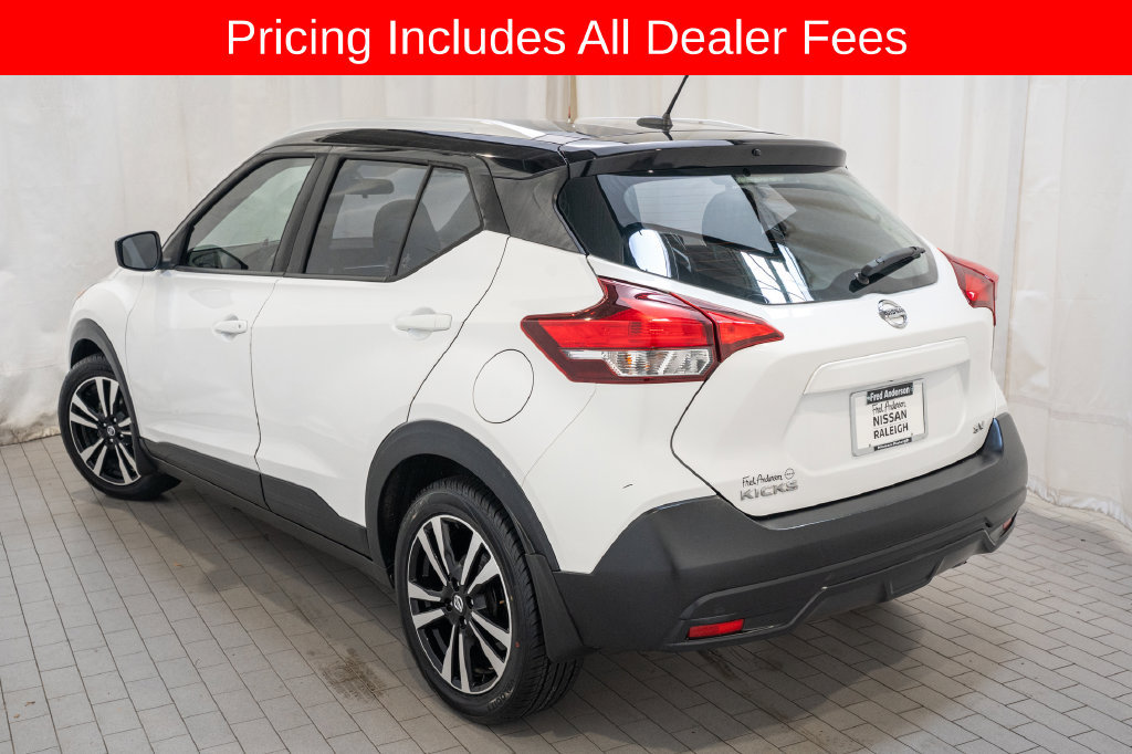 Used 2019 Nissan Kicks SV FWD image 3